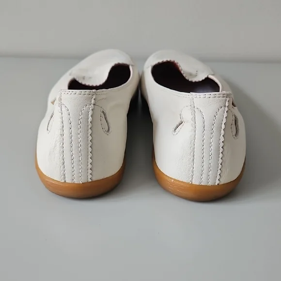 Camper Loafers - Leather Upper With Rubber Sole - Womens 9 US / 40 EUR. - Picture 4 of 10